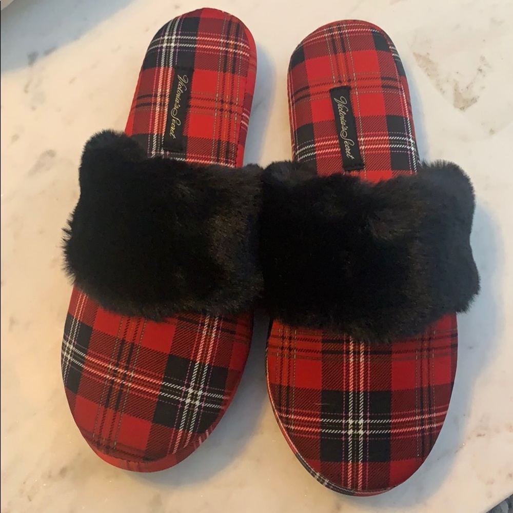 Victoria’s Secret Signature Plaid Satin Slippers - Picture 9 of 12